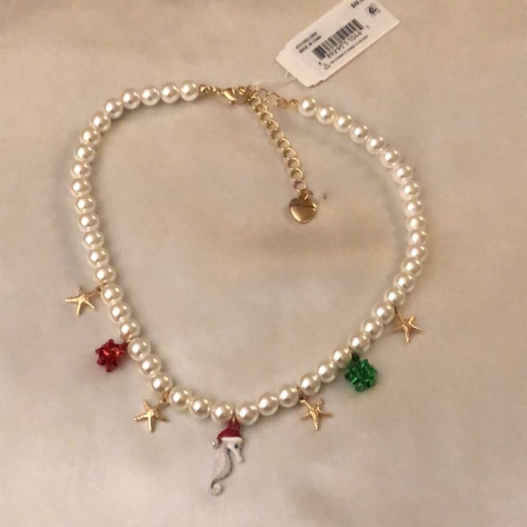 Betsey Johnson Faux Pearl Necklace + Bow, Starfish & Santa Seahorse Charms NWT - Picture 3 of 13